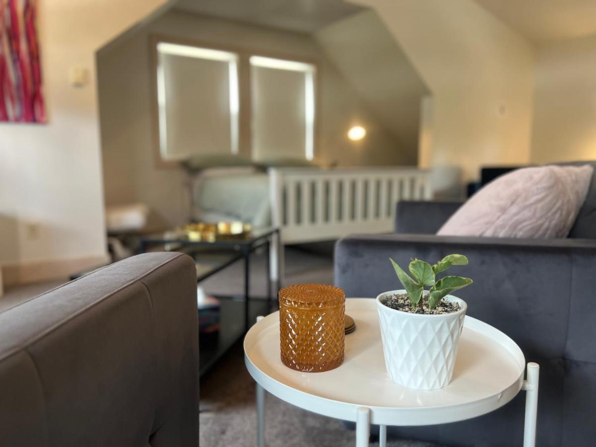 קלירווטר Fieldstone Guesthouse מראה חיצוני תמונה